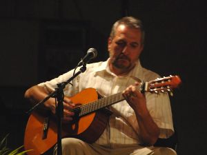 Gianpietro alla chitarra